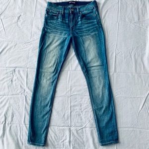 Mid Rise Legging Jean